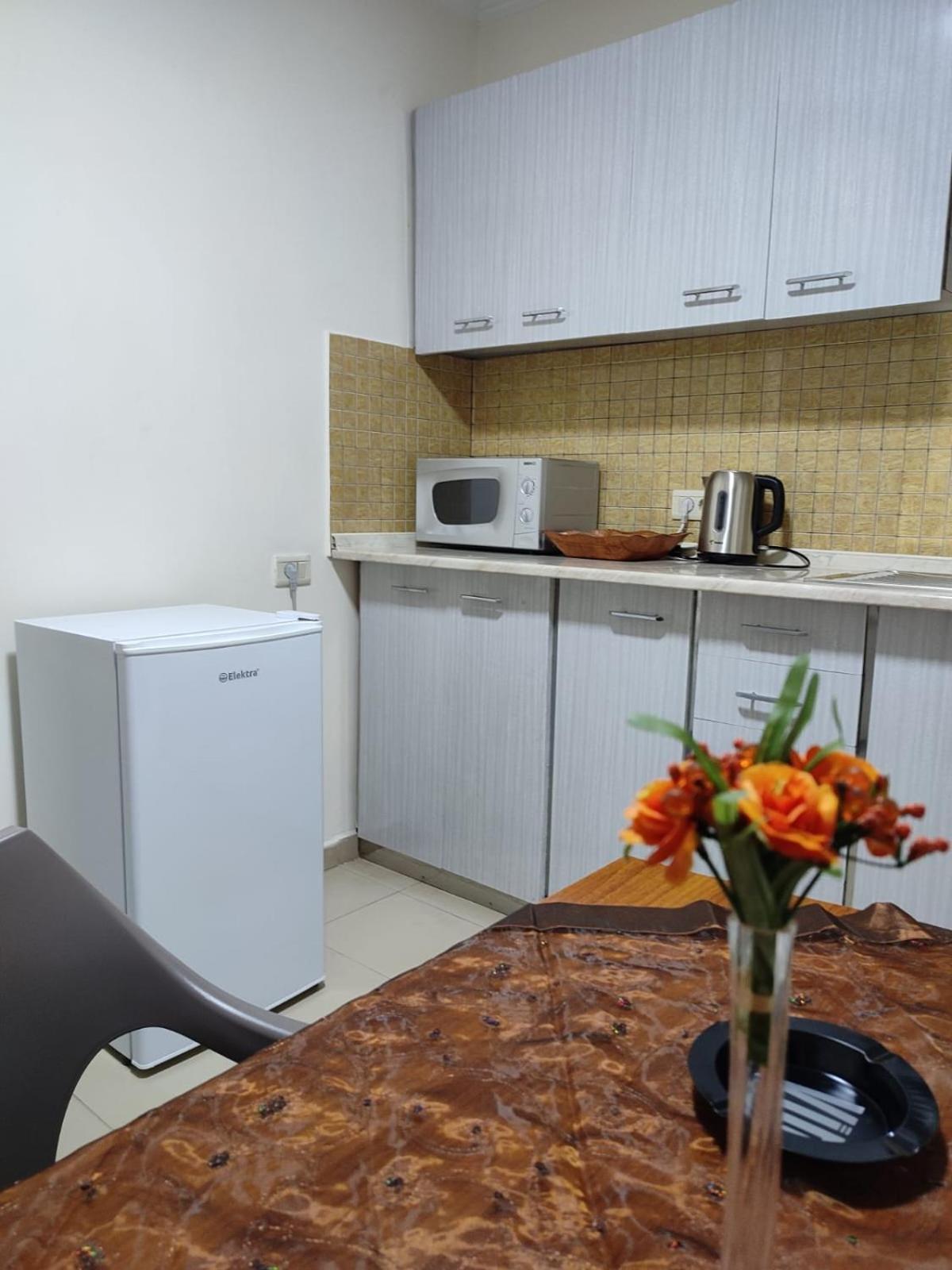 Lb Apartments Tirana Esterno foto